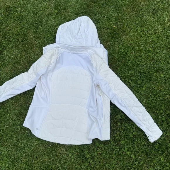 Lululemon - Picture 2 of 5